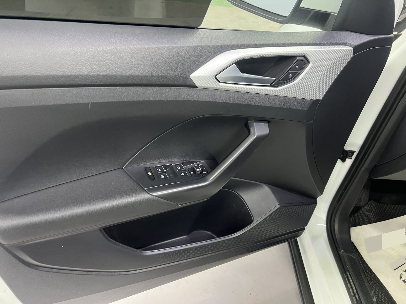 2024 car image #8