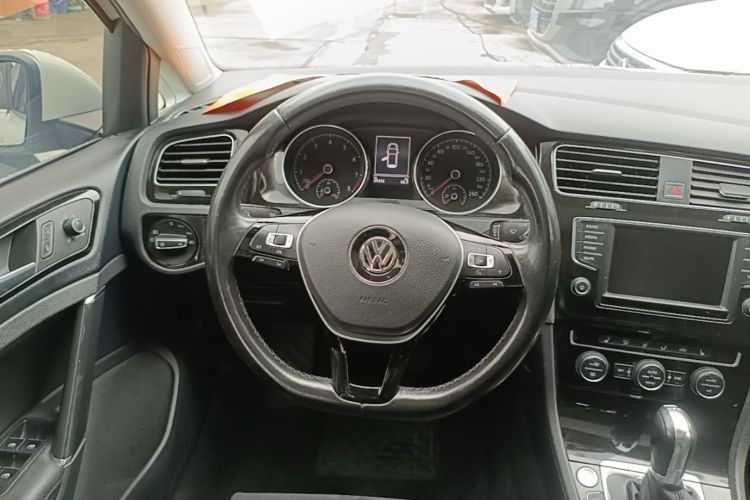 Volkswagen Golf 2016 car image #11