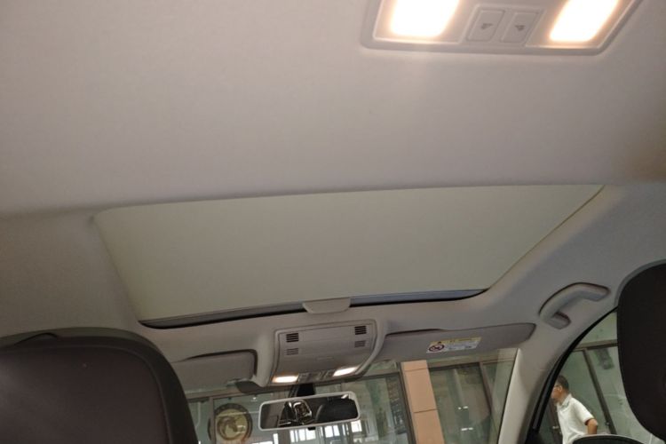 Volkswagen Golf 2020 car image #18