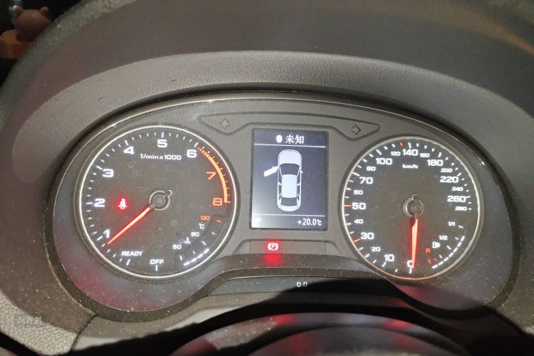 Audi A3 2018 car image #13