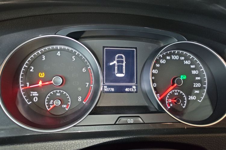 Volkswagen Golf 2019 car image #12
