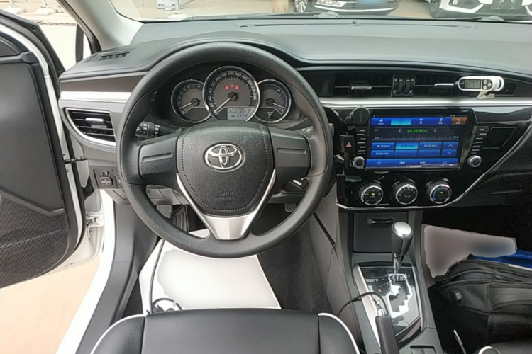 Toyota Corolla 2017 car image #11