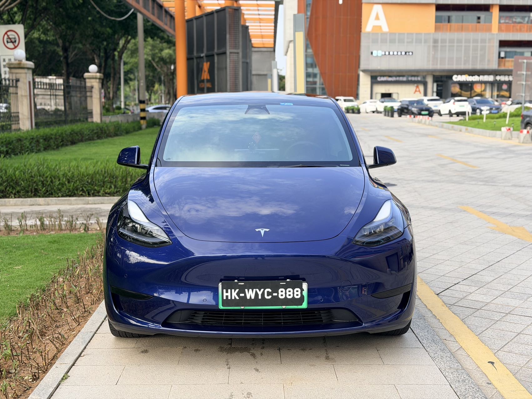 Tesla Model Y 2023 #2 Tesla Model Y 2023 car image #2
