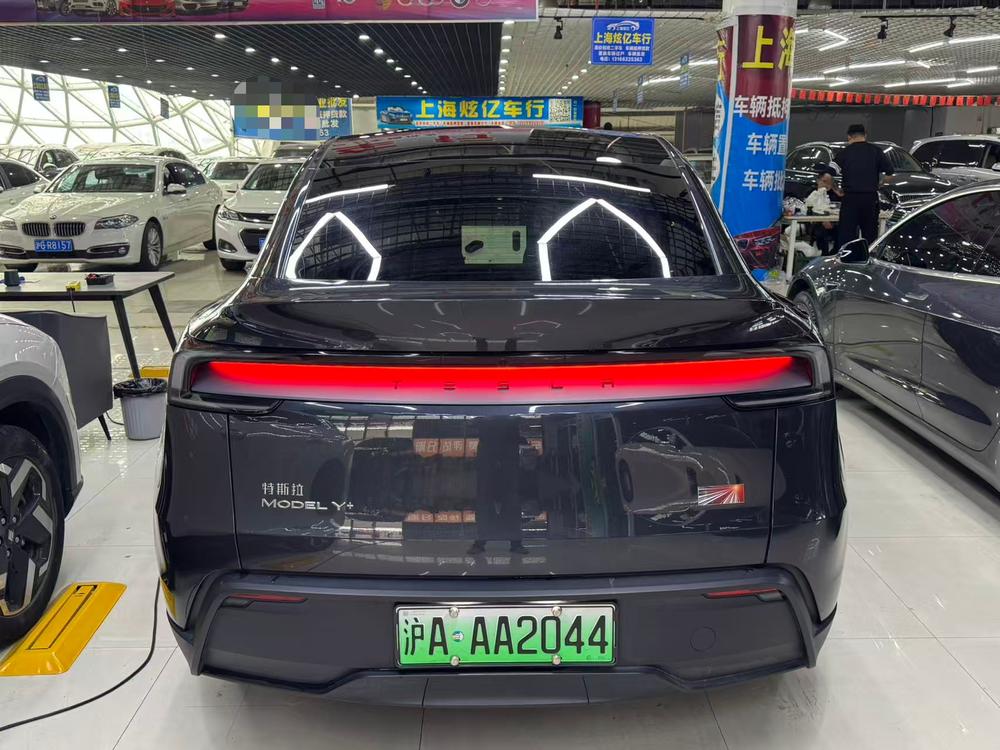 Tesla Model Y 2025 #5 Tesla Model Y 2025 immagine di auto #5
