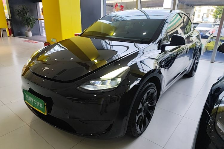 Tesla Model Y 2023 #2 Tesla Model Y 2023 car image #2