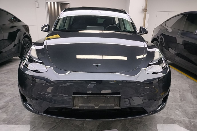 Tesla Model Y 2024 #3 Tesla Model Y 2024 immagine di auto #3
