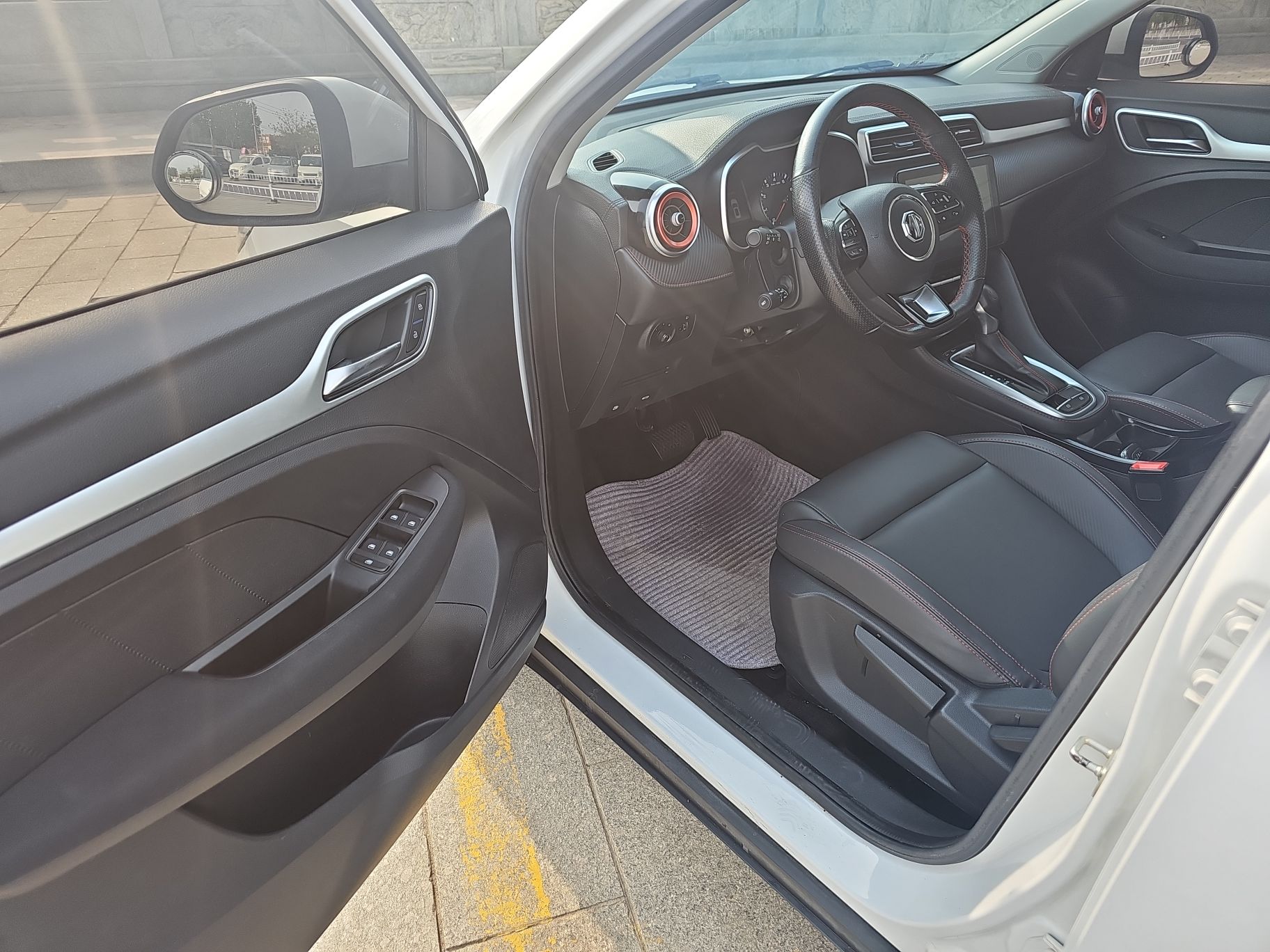 MG ZS 2021 immagine di auto #11