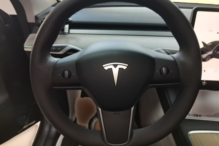 Tesla Model Y 2024 #11 Tesla Model Y 2024 car image #11