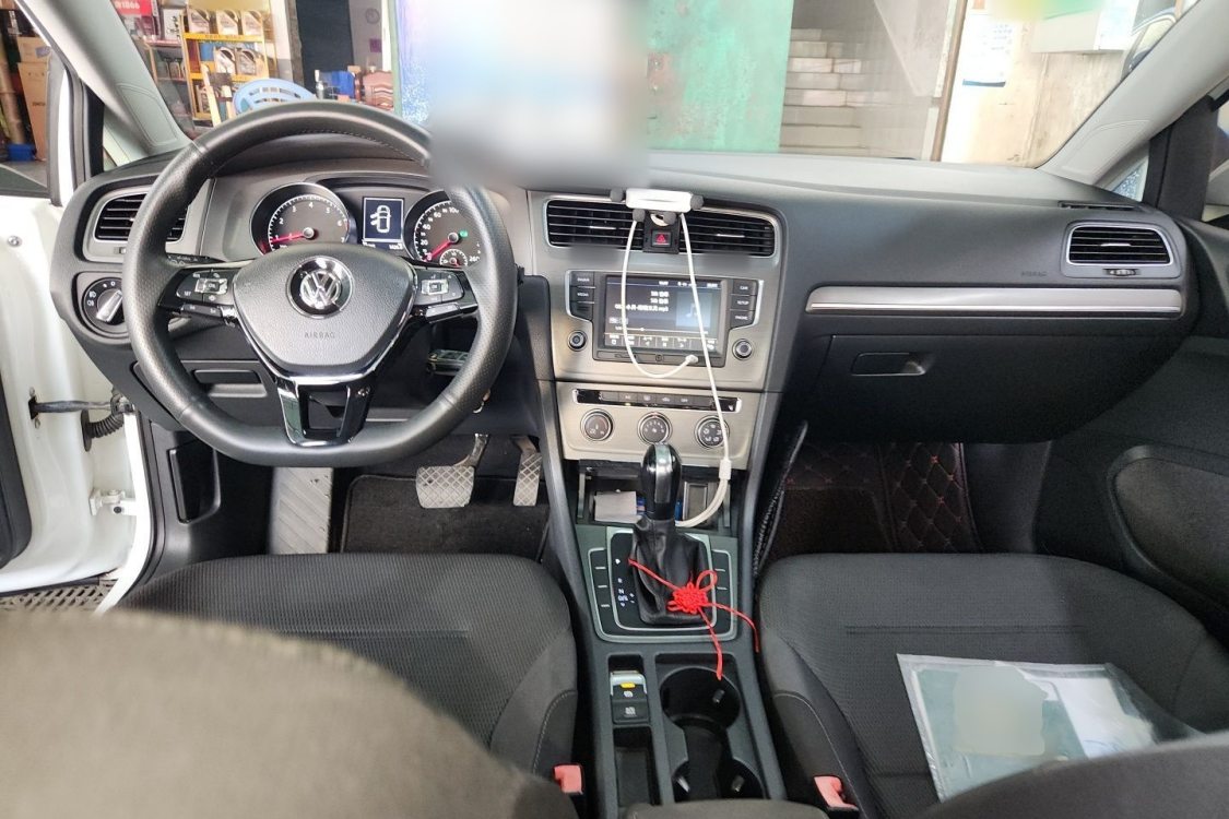 Volkswagen Golf 2017 car image #21