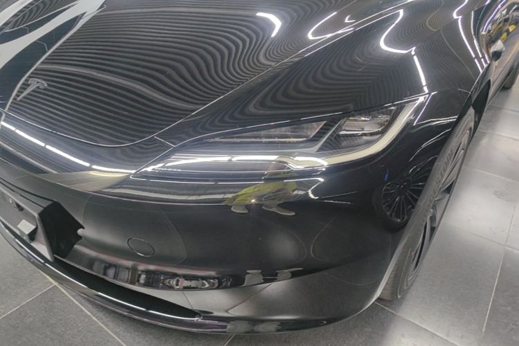 Tesla Model 3 2026 immagine di auto #23