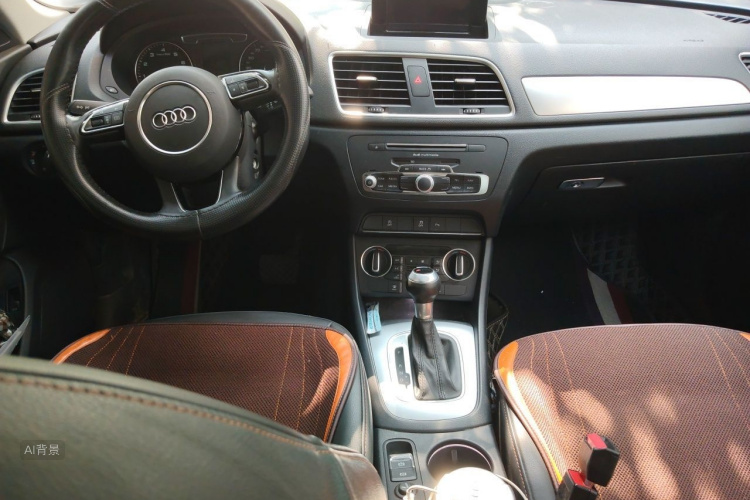 Audi Q3 2019 car image #11