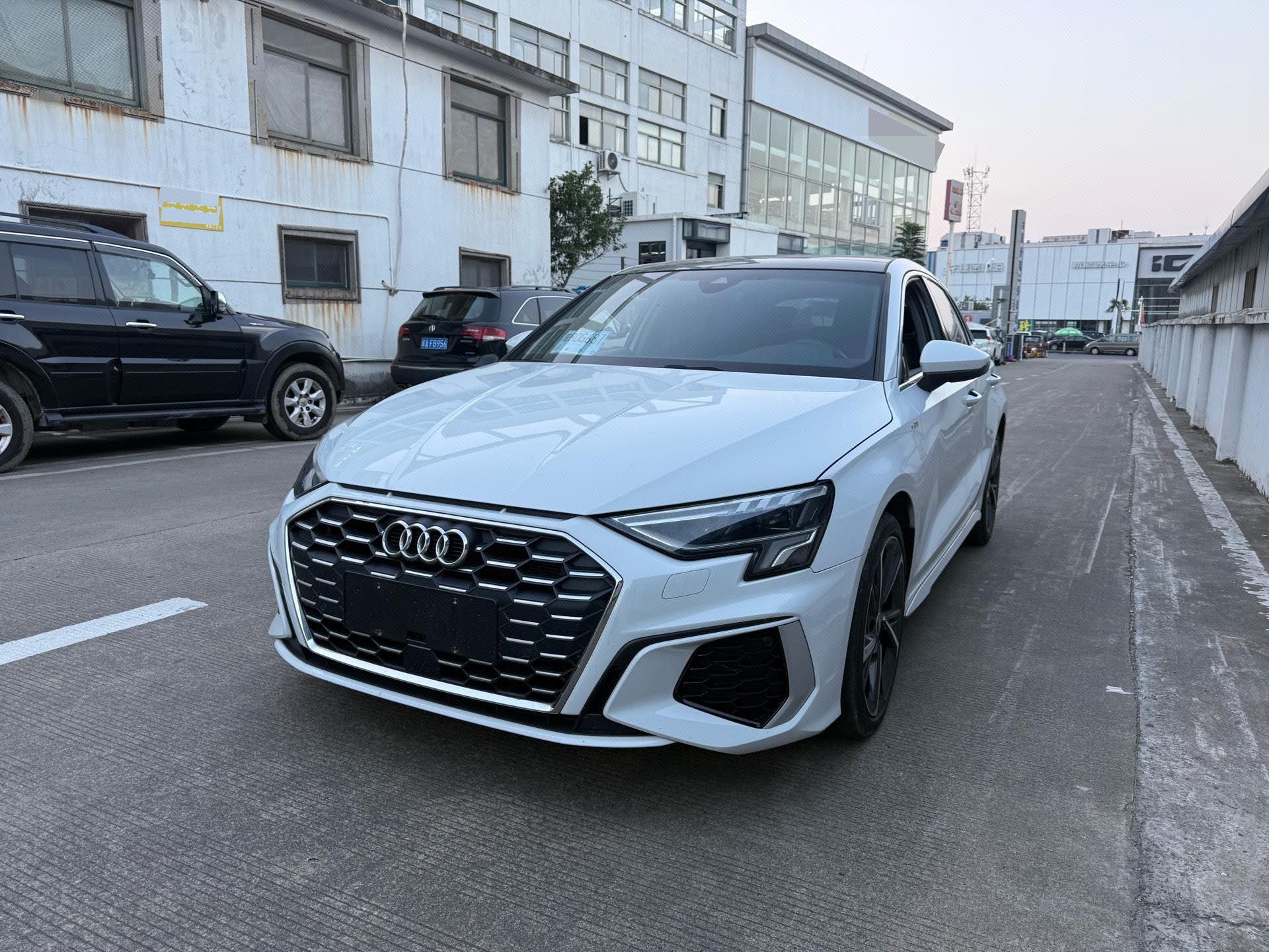 2023 2023 immagine di auto