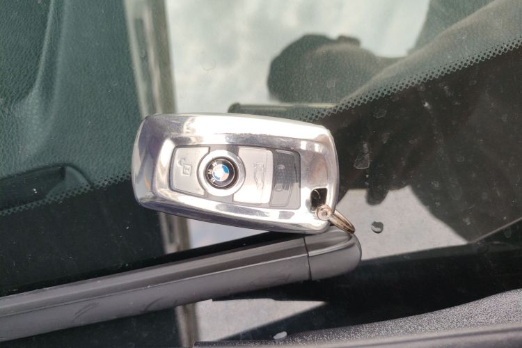 BMW 3 Series 2018 imagen de coche #9