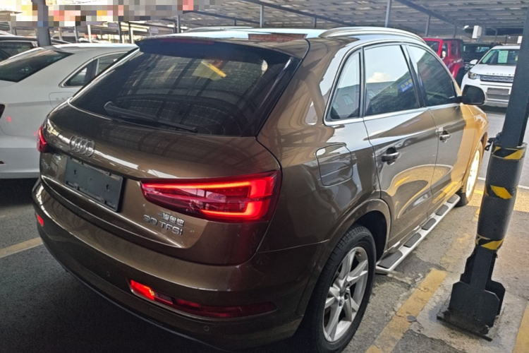 Audi Q3 2017 car image #7