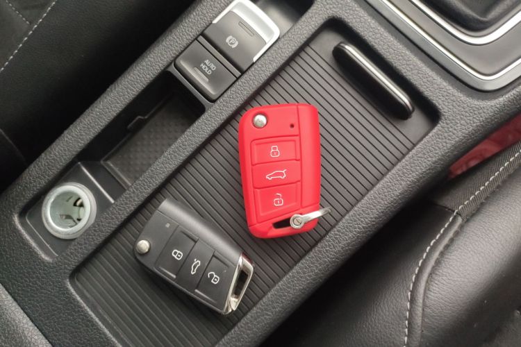 Volkswagen Golf 2019 imagen de coche #9