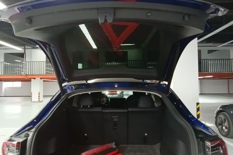 Tesla Model Y 2021 #19 Tesla Model Y 2021 car image #19