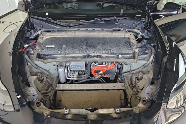 Tesla Model Y 2022 car image #20