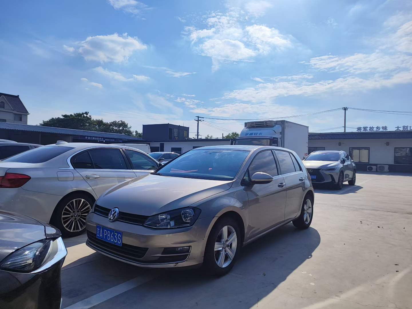 Volkswagen Golf 2014 car image 