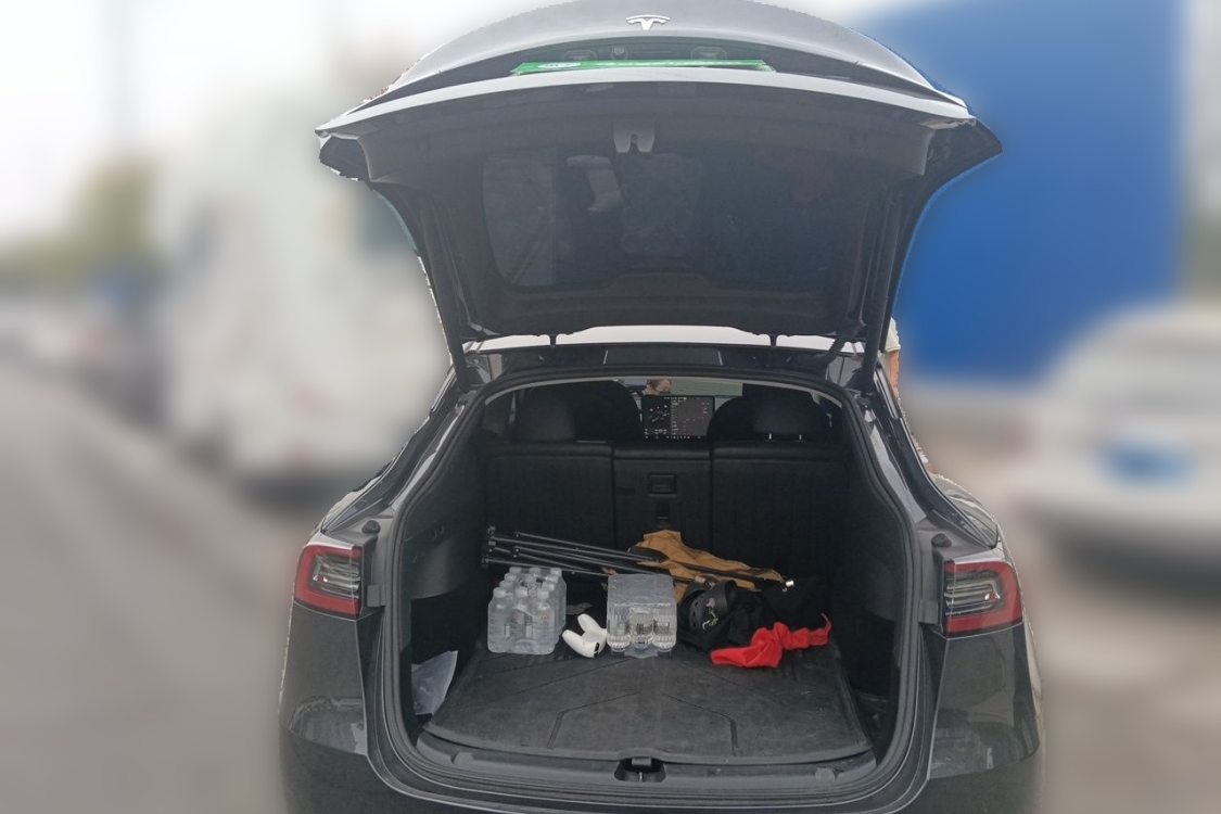 Tesla Model Y 2024 immagine di auto #8