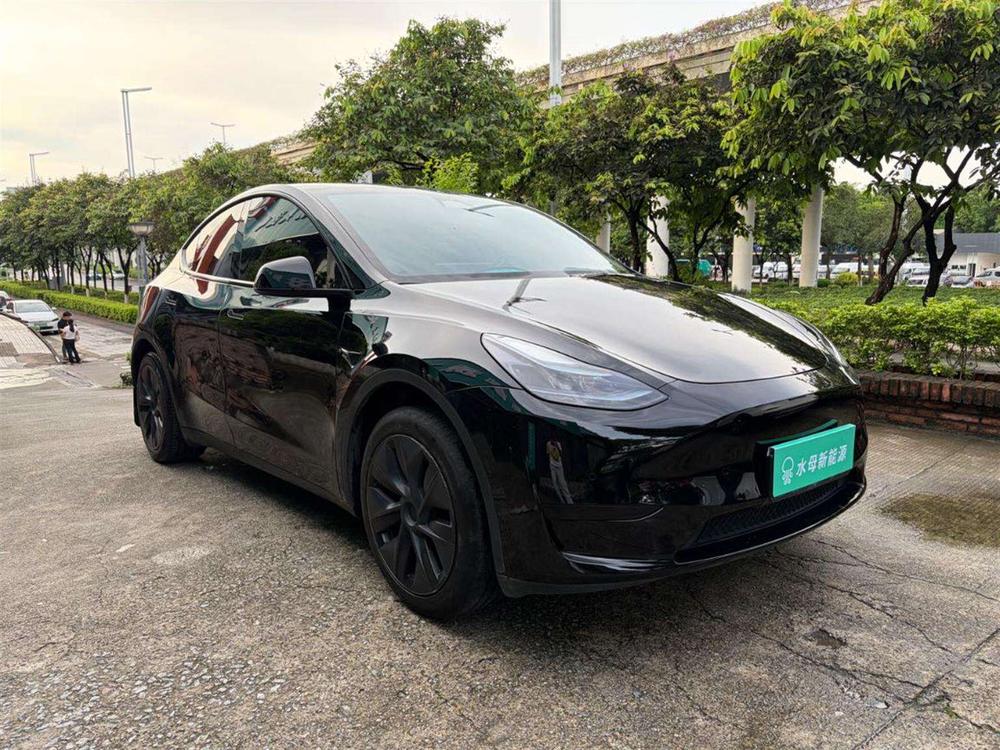 Tesla Model Y 2023 car image #3