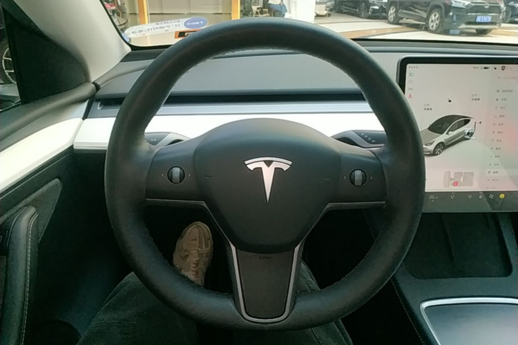 Tesla Model Y 2022 #11 Tesla Model Y 2022 car image #11
