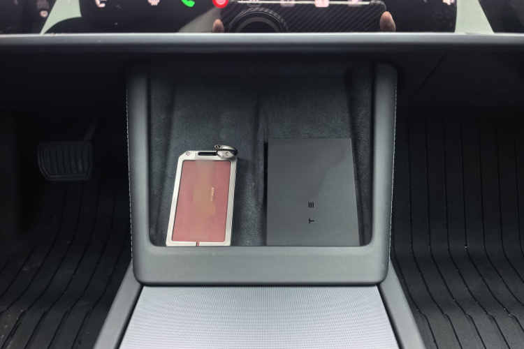 Tesla Model 3 2026 immagine di auto #15