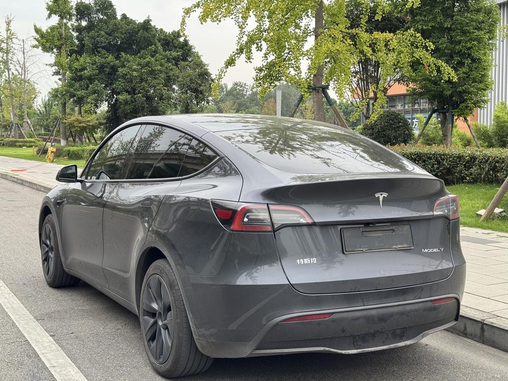 Tesla Model Y 2024 #4 Tesla Model Y 2024 immagine di auto #4