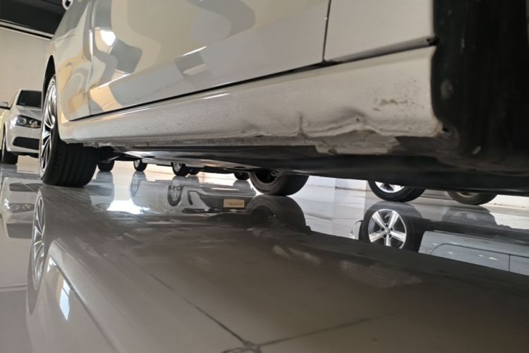 Volkswagen Golf 2021 car image #25