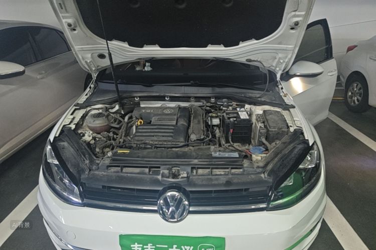 Volkswagen Golf 2019 car image #23