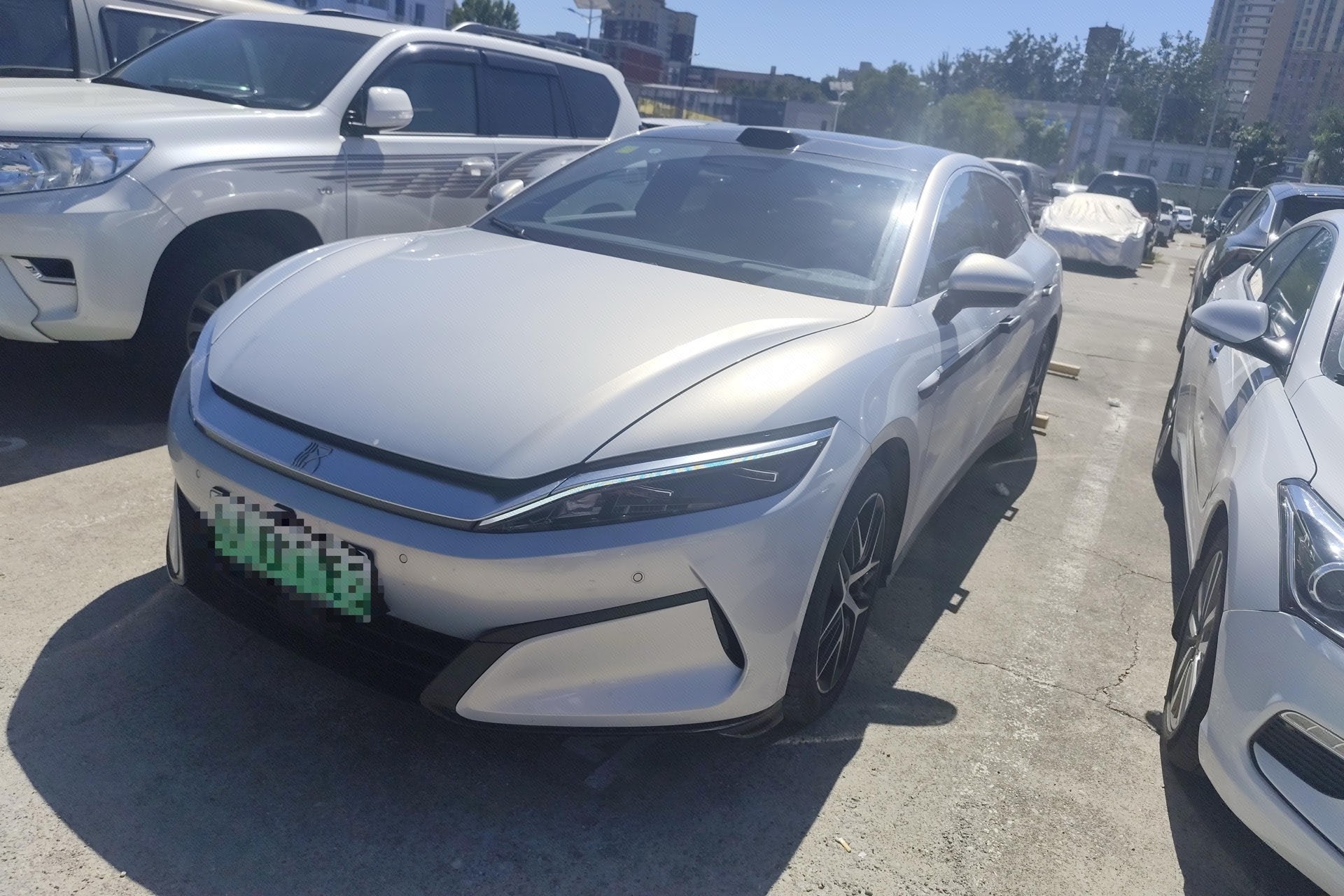 BYD HanL 2025 BYD HanL 2025 car image