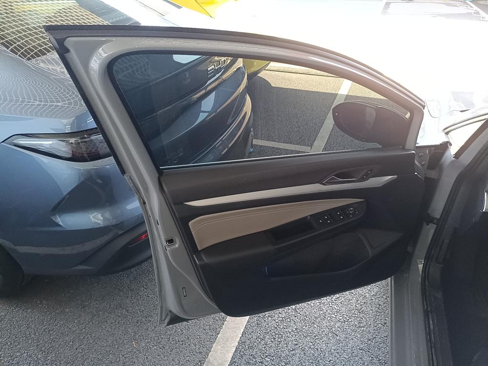 Volkswagen Golf 2025 car image #22