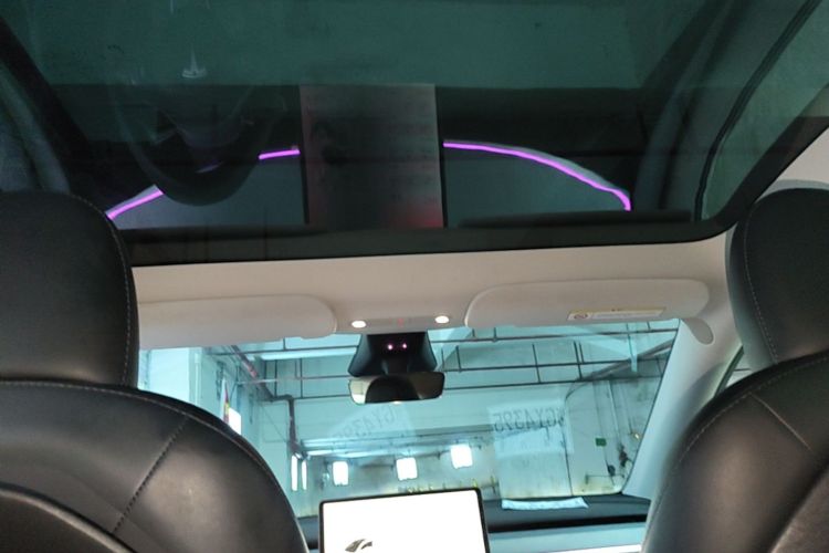 Tesla Model Y 2024 car image #18