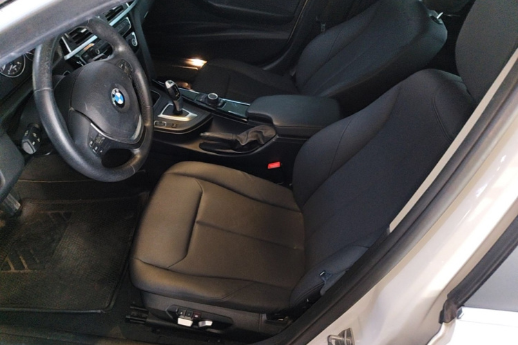 BMW 3 Series 2017 #15 BMW 3 Series 2017 car image #15