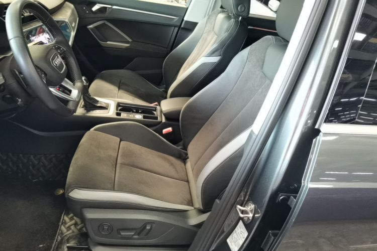 Audi Q3 2019 #15 Audi Q3 2019 car image #15