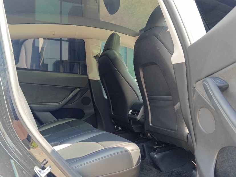 Tesla Model Y 2023 #5 Tesla Model Y 2023 car image #5