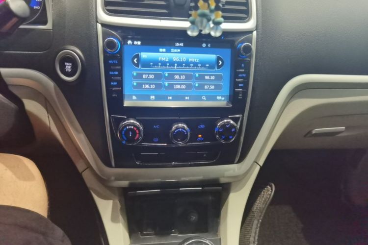 GEELY Emgrand 2015 #16 GEELY Emgrand 2015 car image #16