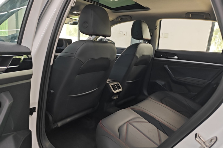 Volkswagen Lavida 2024 car image #17