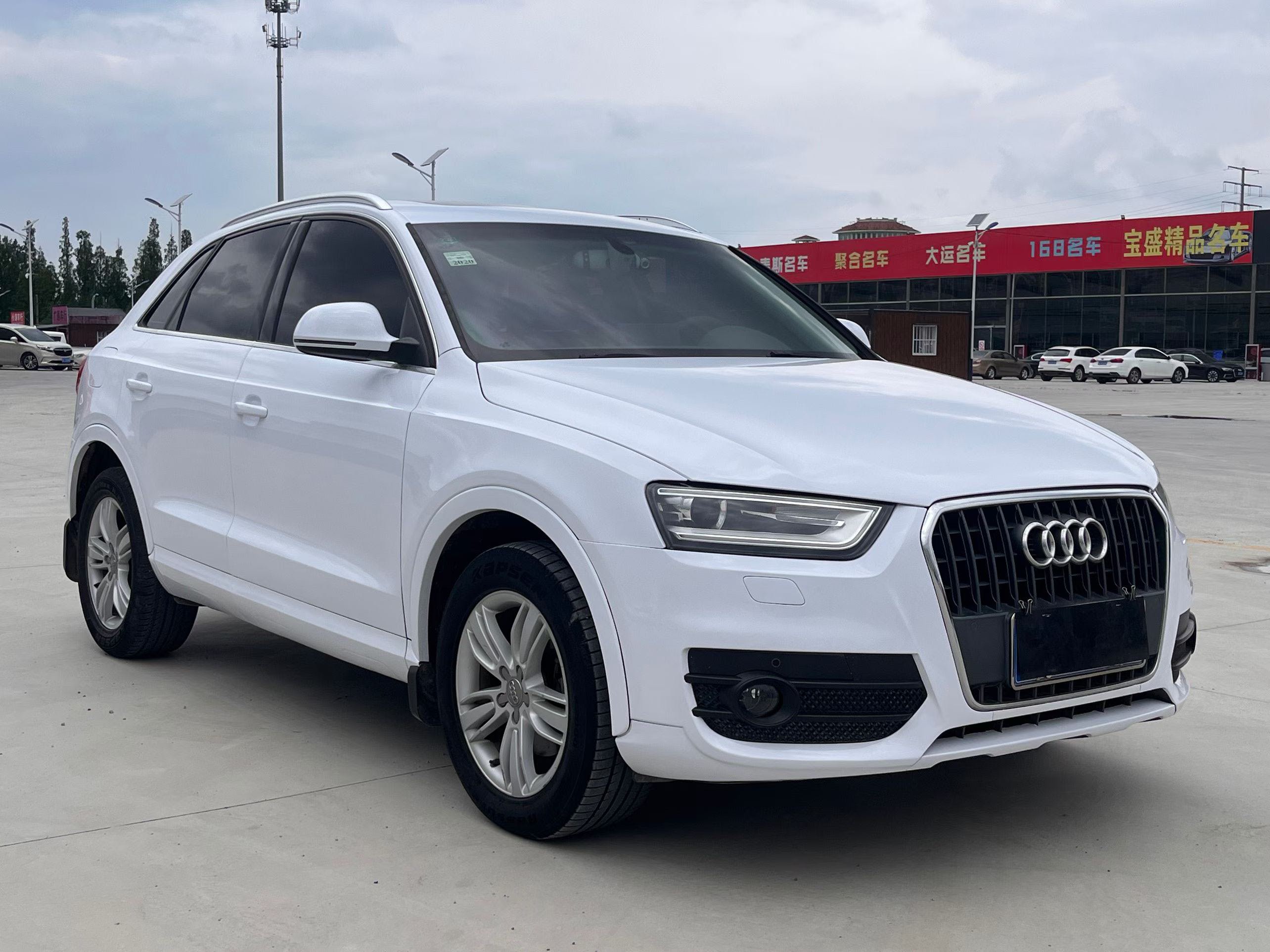 Audi Q3 2014 car image #2