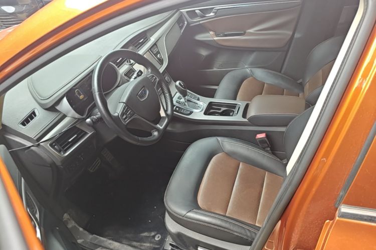 GEELY Emgrand GS 2016 car image #15