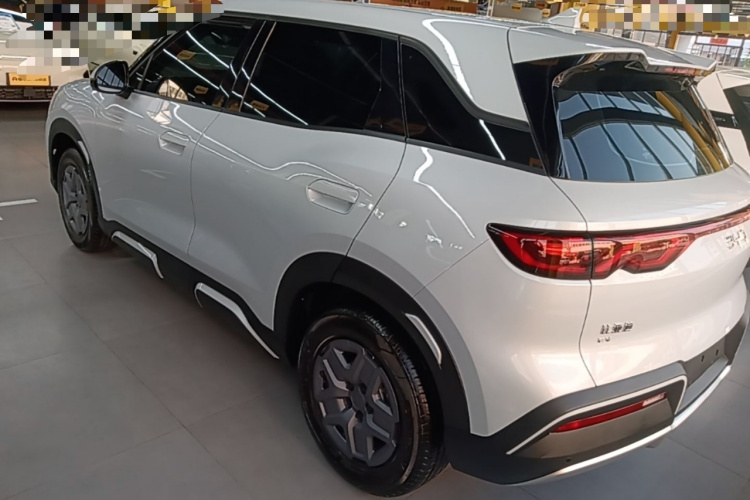 BYD YuanUP 2025 #7 BYD YuanUP 2025 صورة سيارة #7