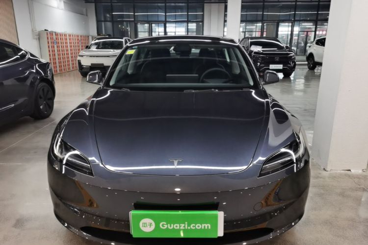 Tesla Model 3 2026 car image #3