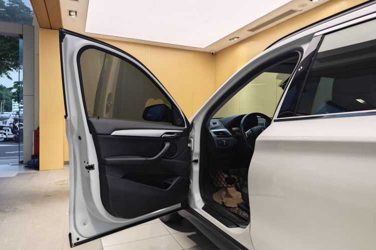 BMW X1 2019 imagen de coche #8