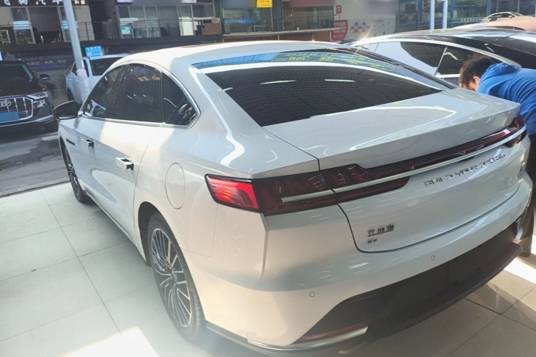 BYD Han 2022 #5 BYD Han 2022 car image #5