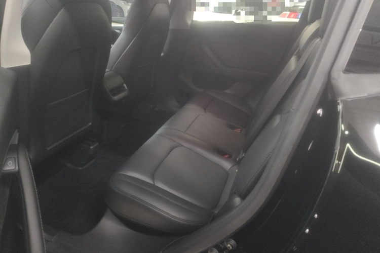Tesla Model Y 2022 immagine di auto #17