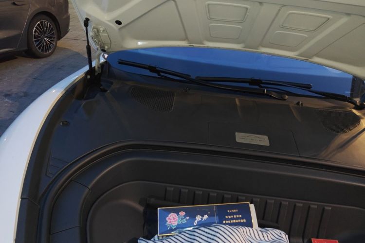 MI SU7 2024 immagine di auto #23