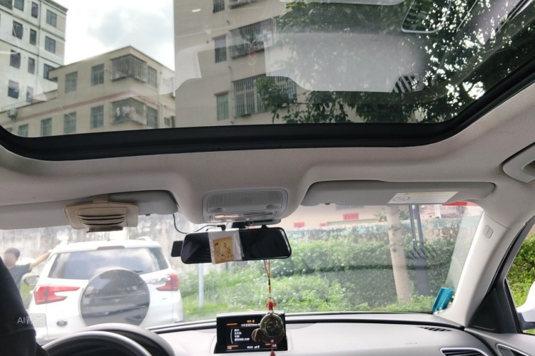 Audi Q3 2019 car image #20
