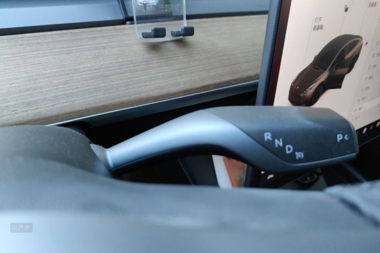 Tesla Model Y 2021 #16 Tesla Model Y 2021 car image #16