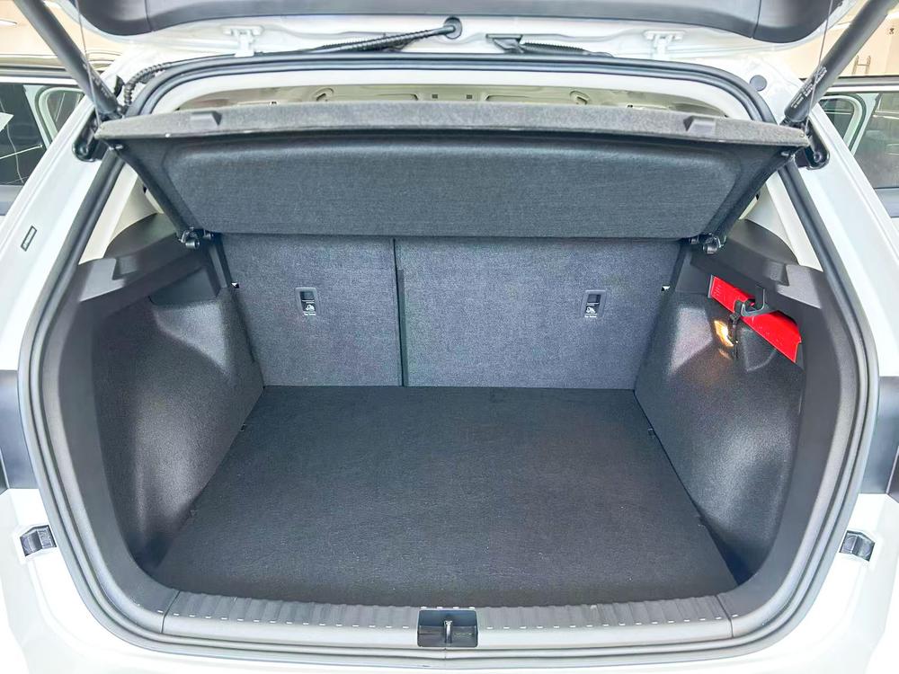 Volkswagen Tharu 2026 car image #25