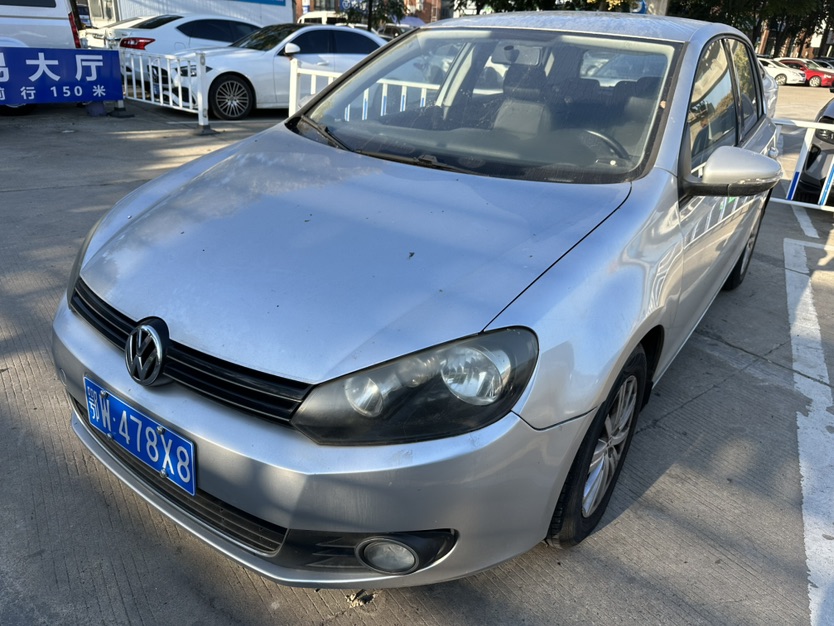 Volkswagen Golf 2012 car image 