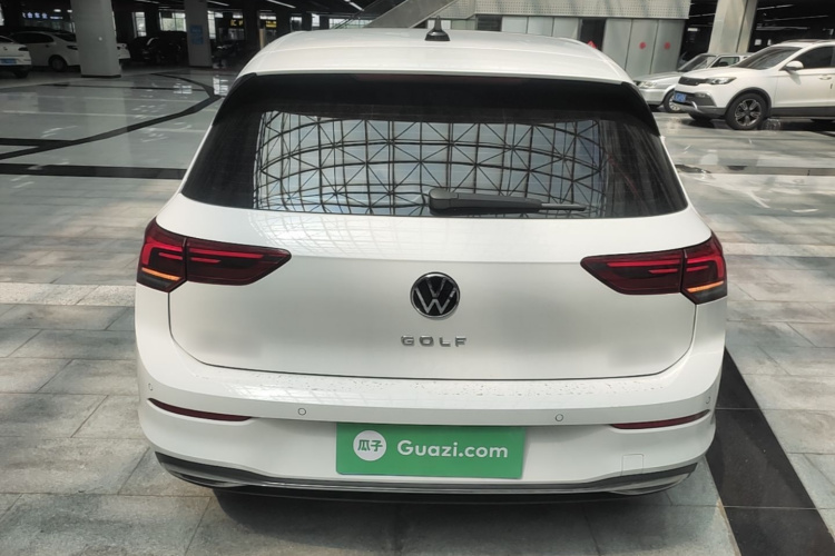 Volkswagen Golf 2022 car image #6